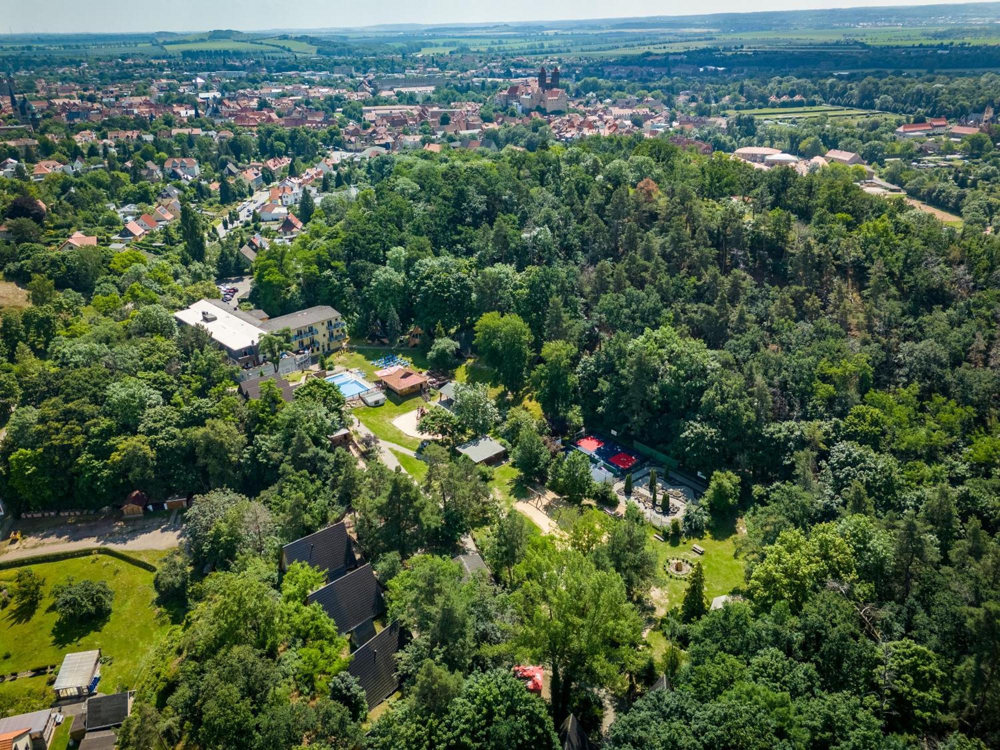 Family Club Harz Hotel เควดลินบวร์ก ภายนอก รูปภาพ