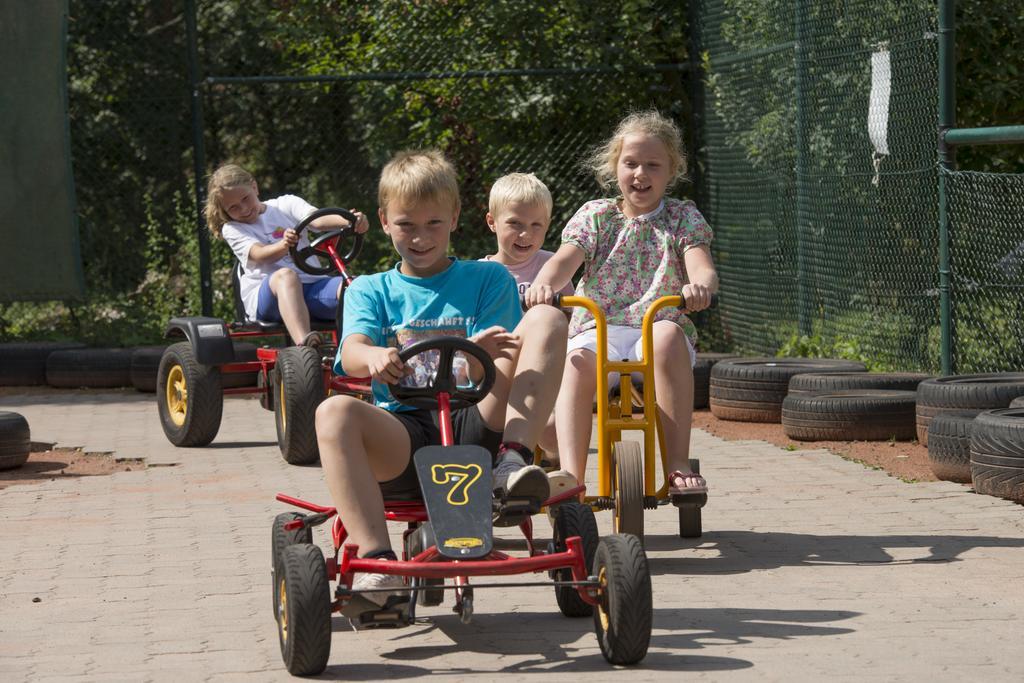 Family Club Harz Hotel เควดลินบวร์ก ภายนอก รูปภาพ